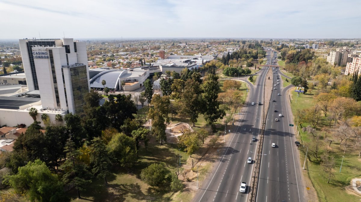 Plantean 5 propuestas concretas para frenar el caos vehicular en el Acceso Este