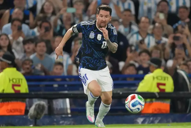 86 minutos: Argentina 1 - Inglaterra 1, ataca Messi solo al arco. Consejos para cuidar el Corazón