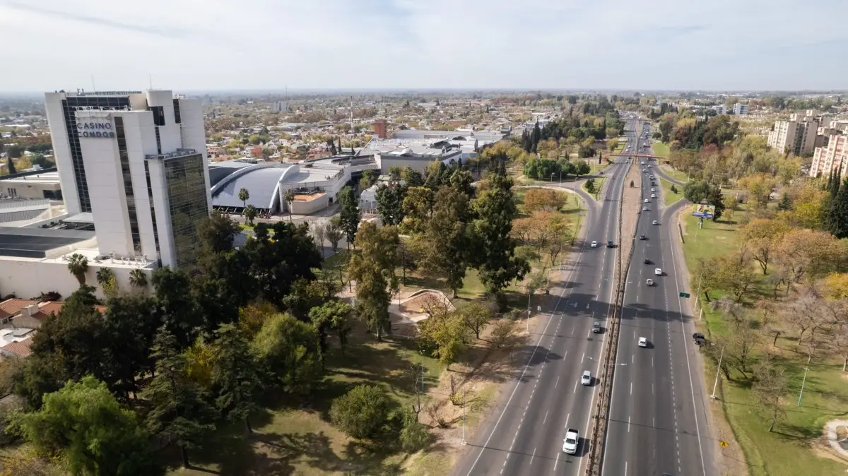 Plantean 5 propuestas concretas para frenar el caos vehicular en el Acceso Este