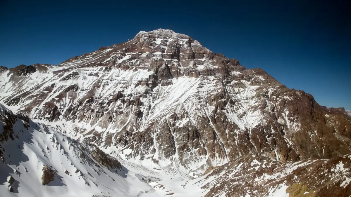 Aconcagua: regulan las actividades de alto riesgo durante la temporada de mayor afluencia de visitantes
