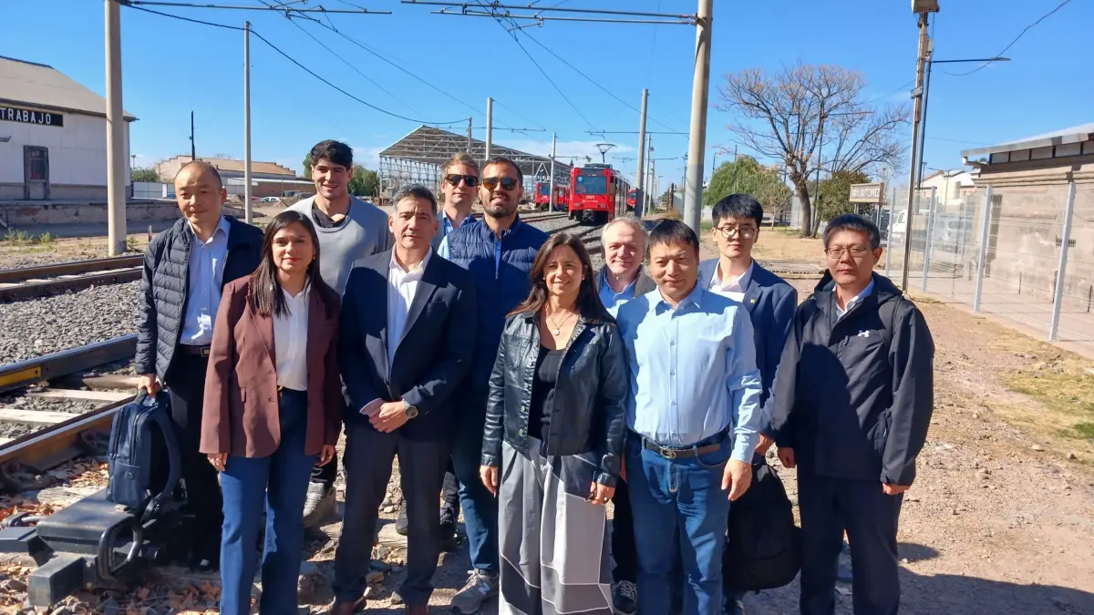 Avanza el Tren de Cercanías del Este: la empresa china ya se encuentra en Mendoza en jornada de trabajo técnico
