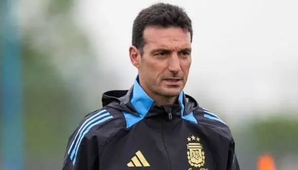 Balerdi es baja y Scaloni busca reemplazo en defensa para cerrar la lista de 26