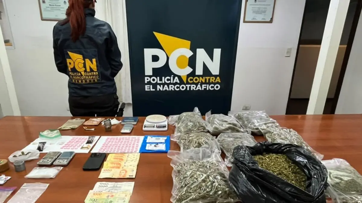 Cayó un sospechoso de vender éxtasis en el Parque San Martín y secuestraron más de 3 kilos de marihuana
