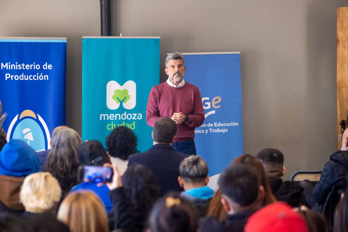 La Ciudad puso en marcha una capacitación para formar montadores electricistas domiciliarios