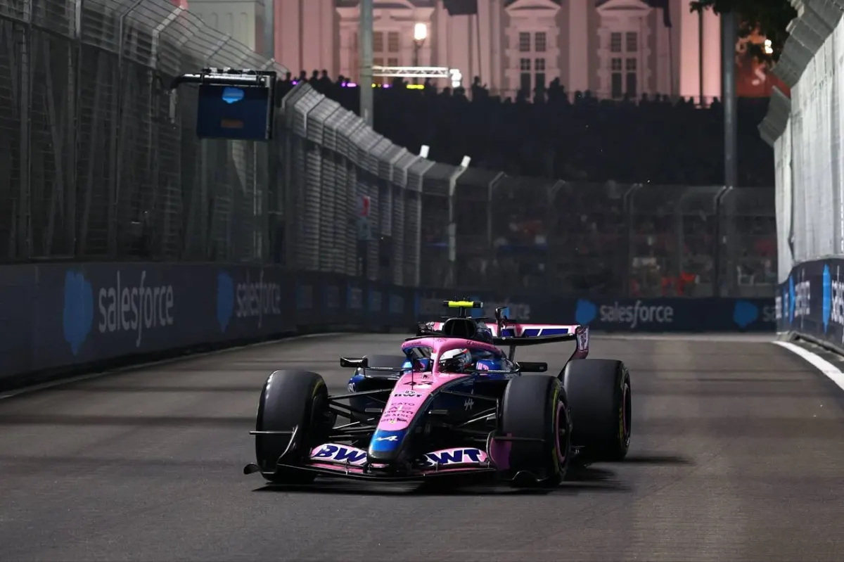 Colapinto rozó la hazaña en Marina Bay y largará 11º en la carrera Sprint de Singapur
