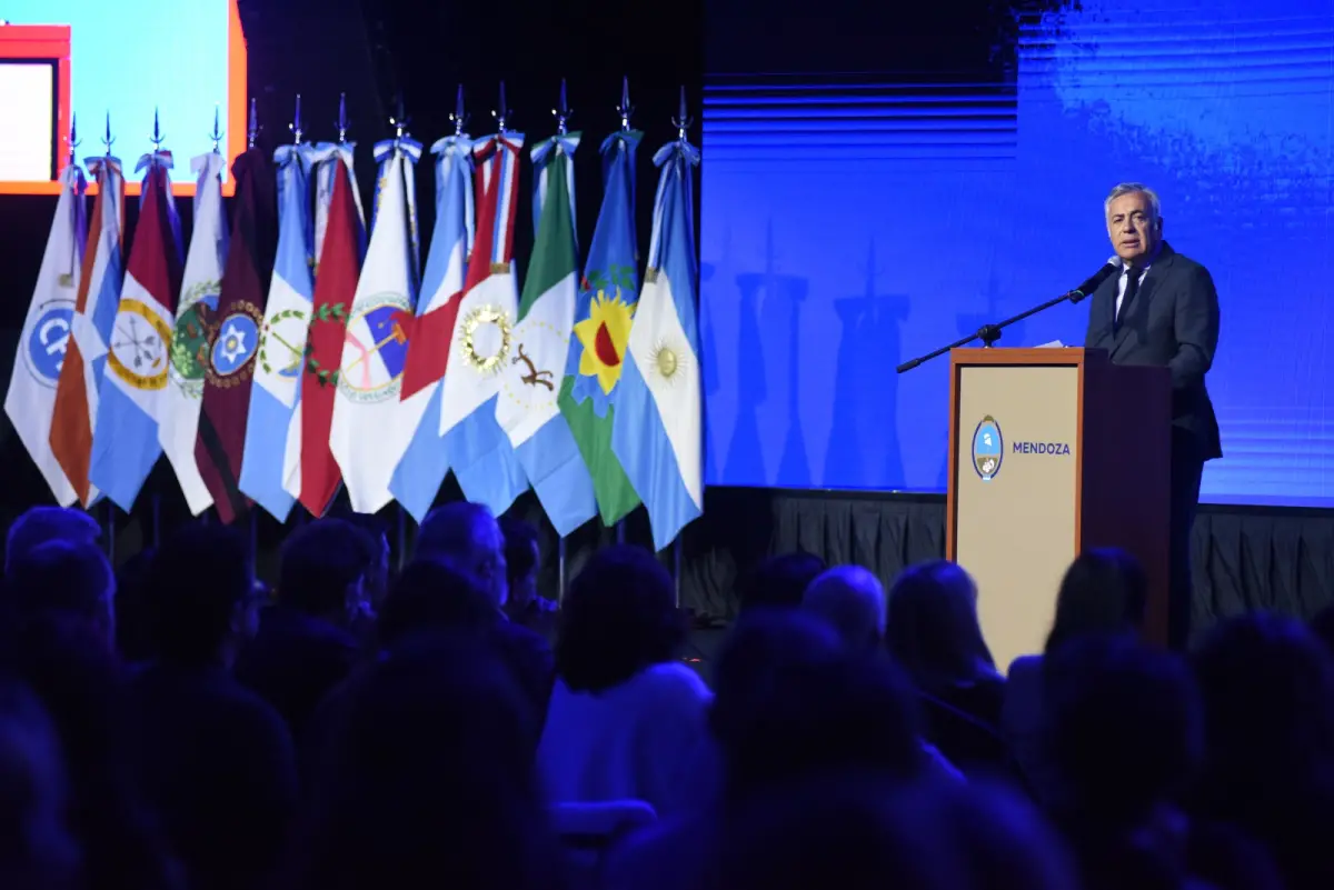 Cornejo encabezó la apertura del Encuentro Federal de Industrias Culturales y Creativas y firmó la creación del Ente Regional Cuyo Cultura
