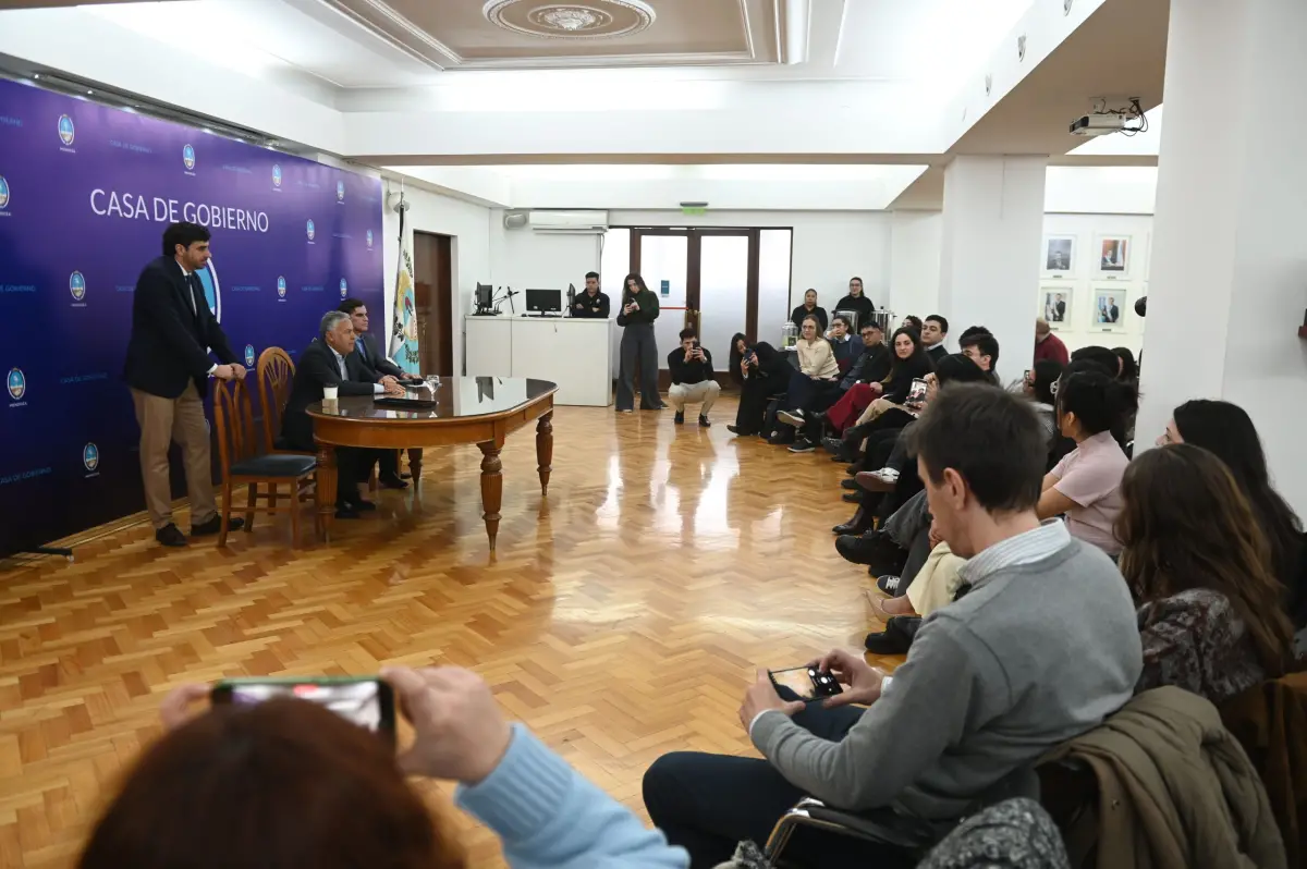 Cornejo expuso la estrategia de desarrollo de Mendoza ante participantes del programa del CFI