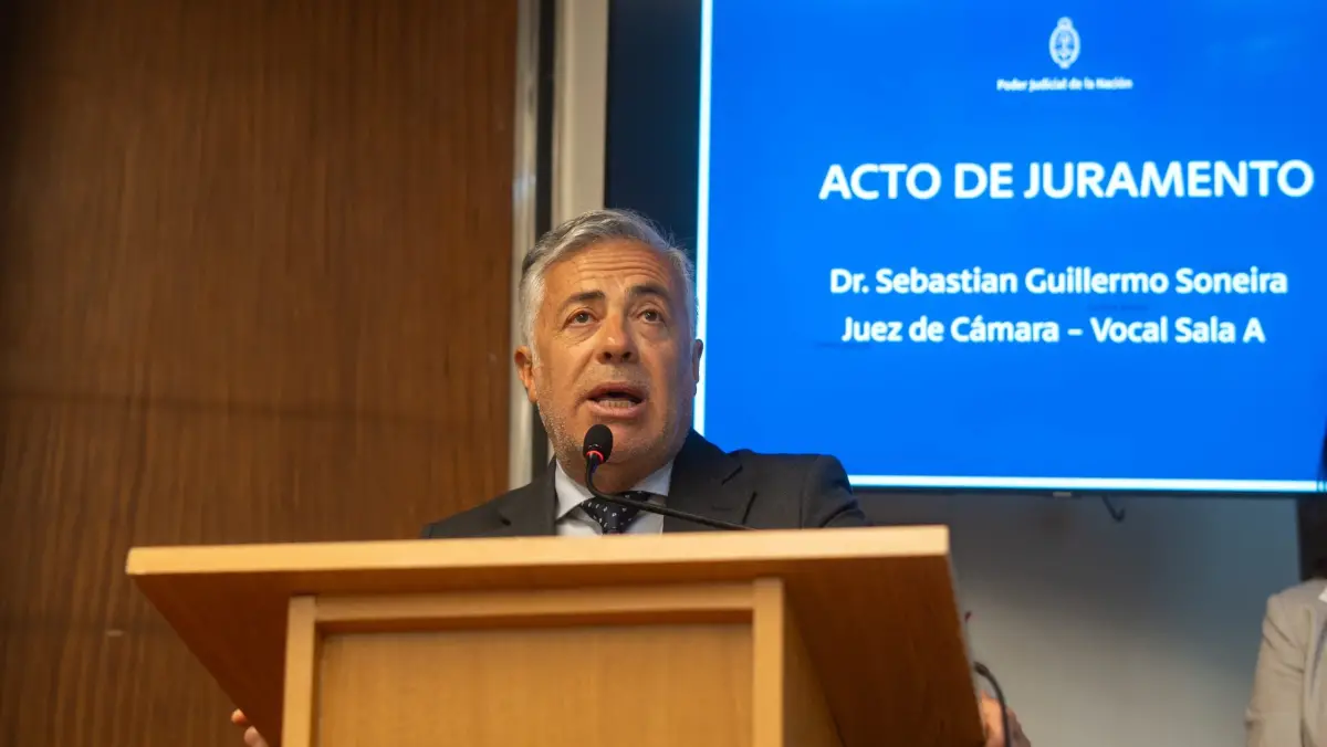 Cornejo reafirmó la importancia de fortalecer las instituciones durante el juramento de un nuevo vocal de la Cámara Federal