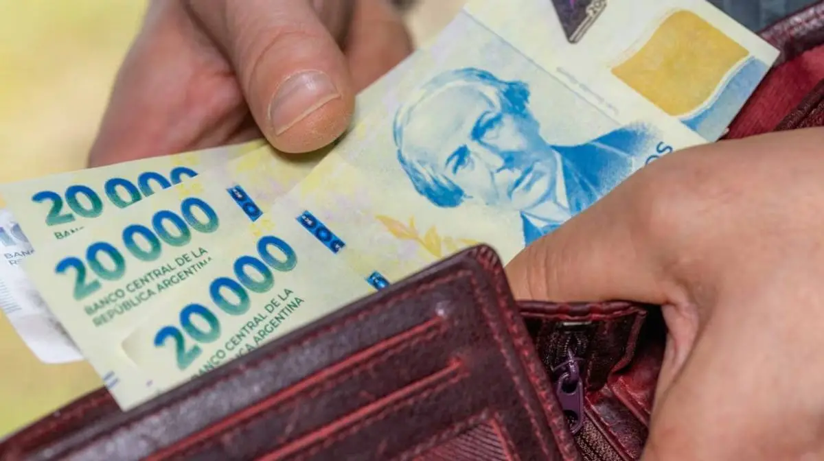 ¿Cuándo cobran el medio aguinaldo los empleados estatales?
