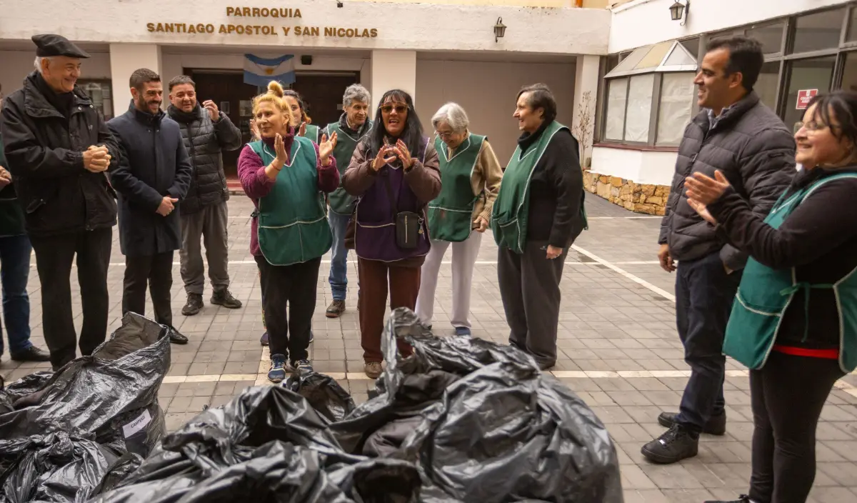 Empresas de seguridad donaron ropa de abrigo para personas en situación de calle con articulación del Ministerio de Seguridad y Justicia