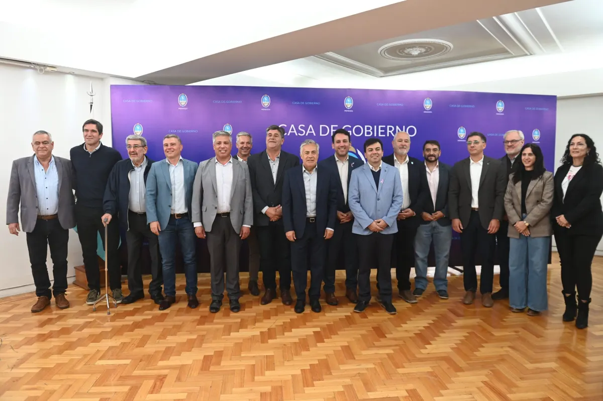 Especializaciones, terminalidad educativa y operadores de IA: Cornejo, García Zalazar y 14 municipios acordaron realizar capacitaciones para trabajadores