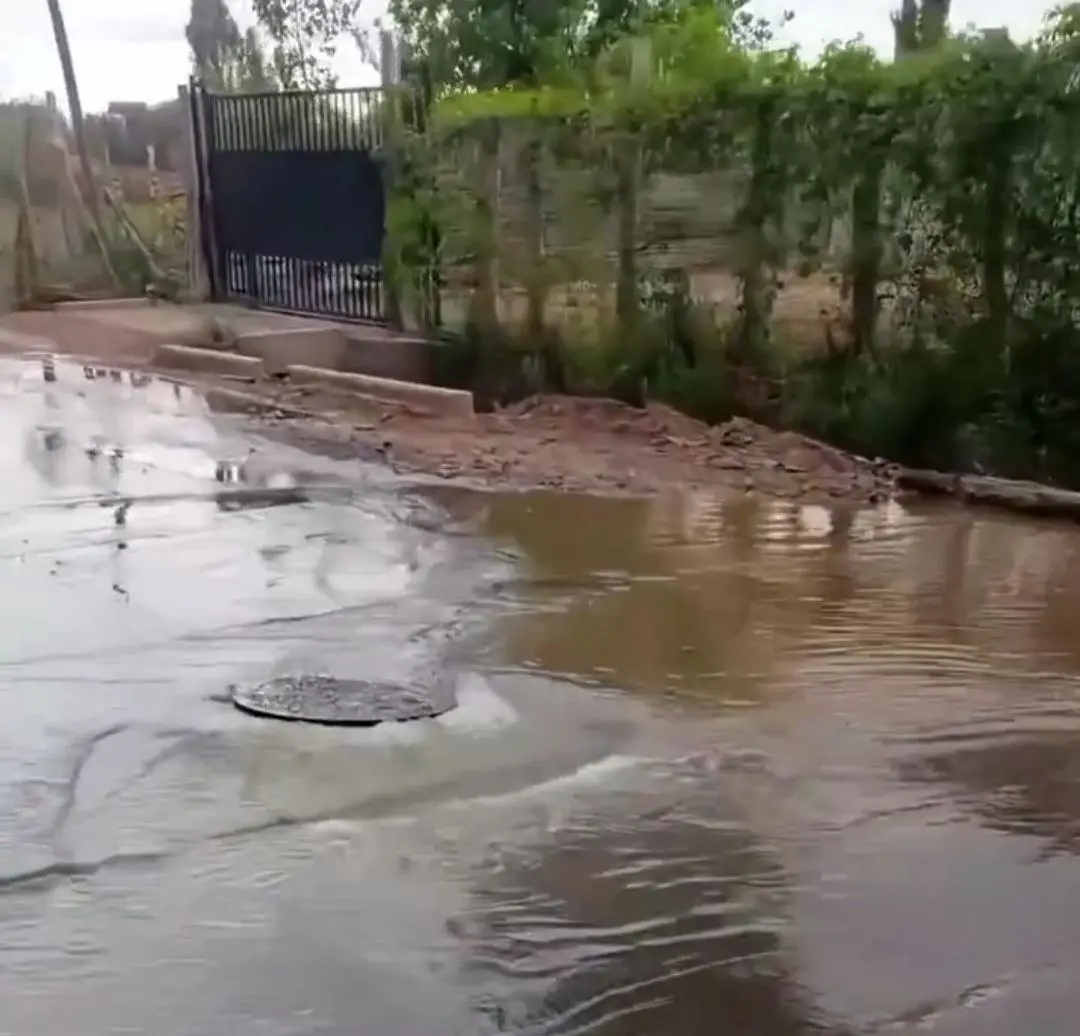 Fuego cruzado por las cloacas en Guaymallén: Calvente intimó a Aysam con duras críticas