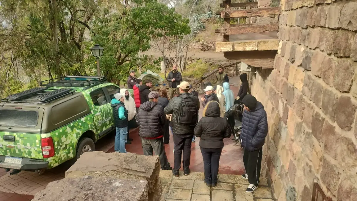 Golpe al tráfico ilegal de fauna: rescataron más de 20 aves silvestres en operativos realizados en Lavalle y Las Heras