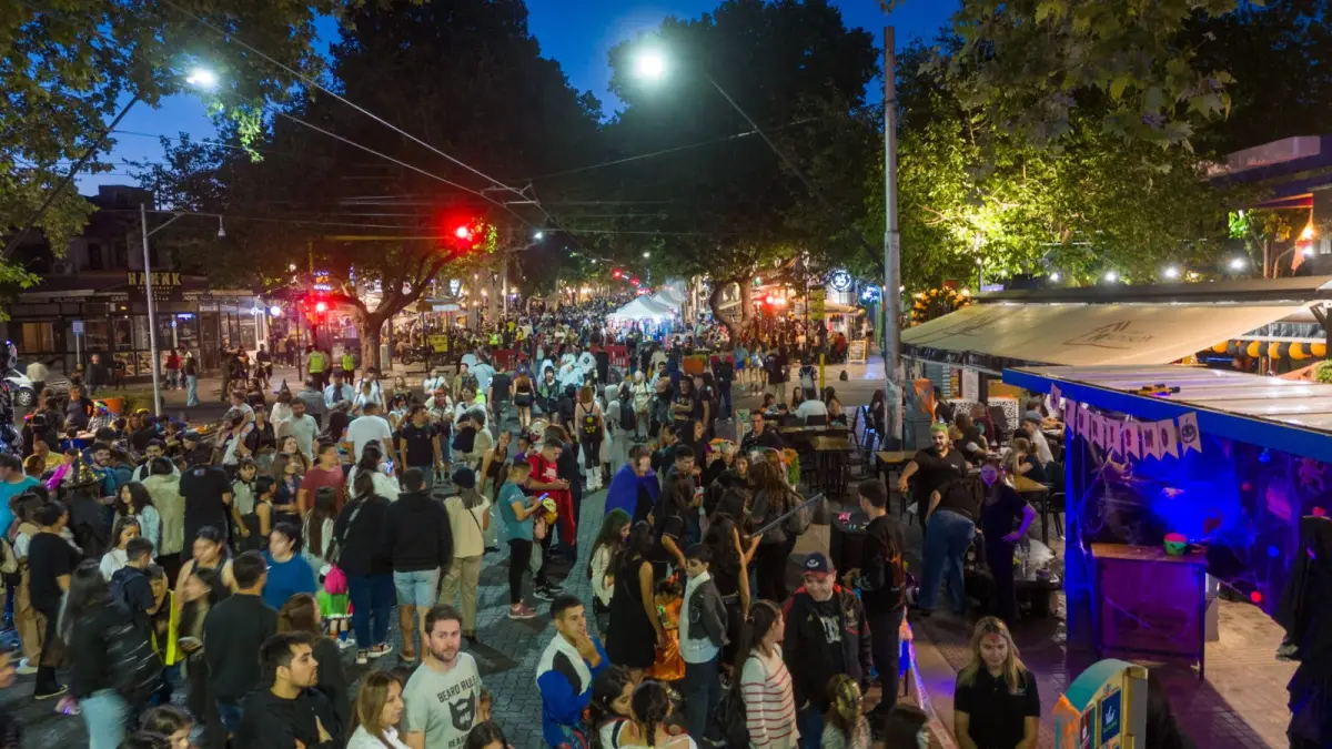 Halloween en Arístides 2026: se conoció el line up de DJs que pondrá ritmo a una “noche de brujas” en la calle