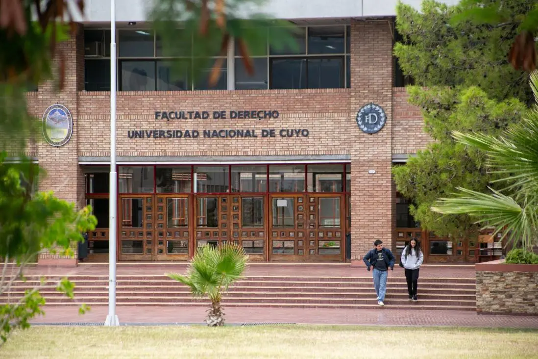 Ingreso a la UNCUYO 2027: Derecho abrió nueva instancia de inscripciones