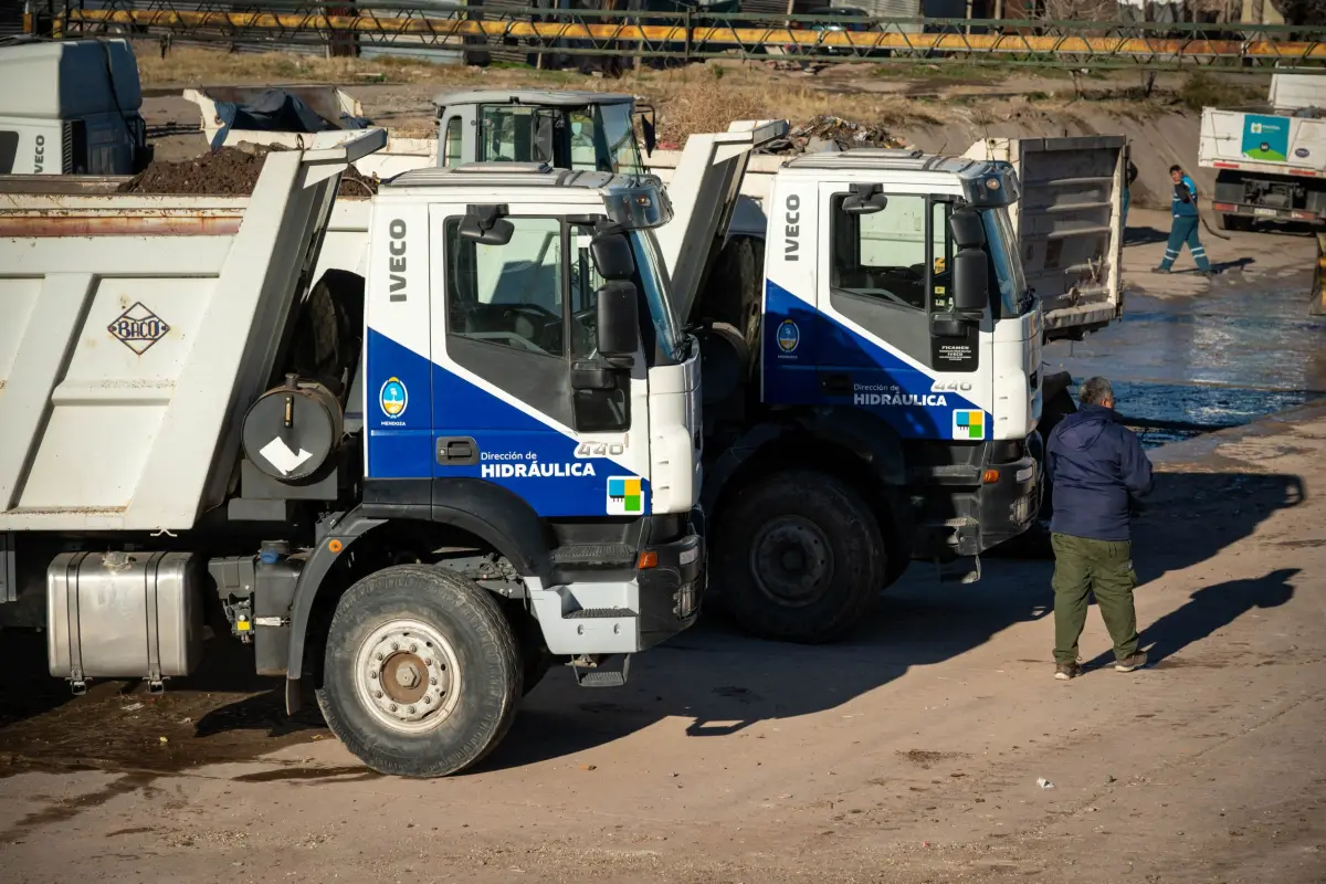 Intenso operativo de limpieza en el colector Papagayos: retiraron más de 150 toneladas de residuos