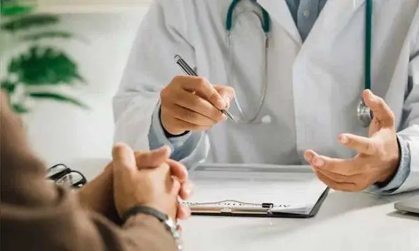 La Justicia Federal ordenó a una obra social restituir la cobertura médica a una mujer trans desafiliada por su proceso de transición