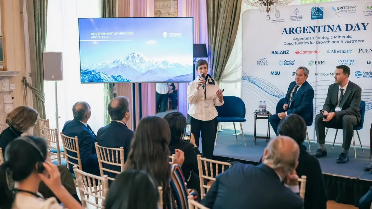 Latorre en el Argentina Day de Londres: “Mendoza trabaja para reducir las brechas que dificultan el desarrollo minero”