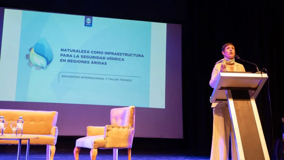 Latorre inauguró el “Encuentro Internacional sobre naturaleza e infraestructura para la seguridad hídrica”, que reúne a expertos del mundo en Mendoza