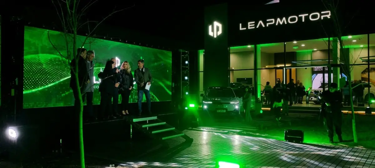 Leapmotor llegó a Mendoza: Grupo Lorenzo inauguró su concesionario oficial de autos "ultra híbridos" en Chacras Park