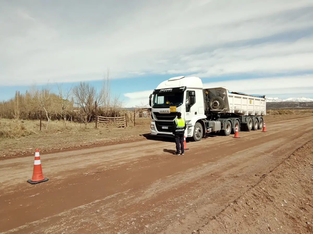 Malargüe: la Policía Ambiental Minera reforzó los controles en acopios y transporte de minerales
