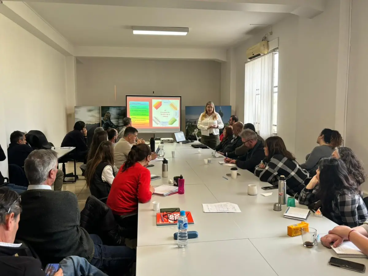 Mendoza avanza en la recertificación de calidad para fortalecer el control ambiental en toda la provincia