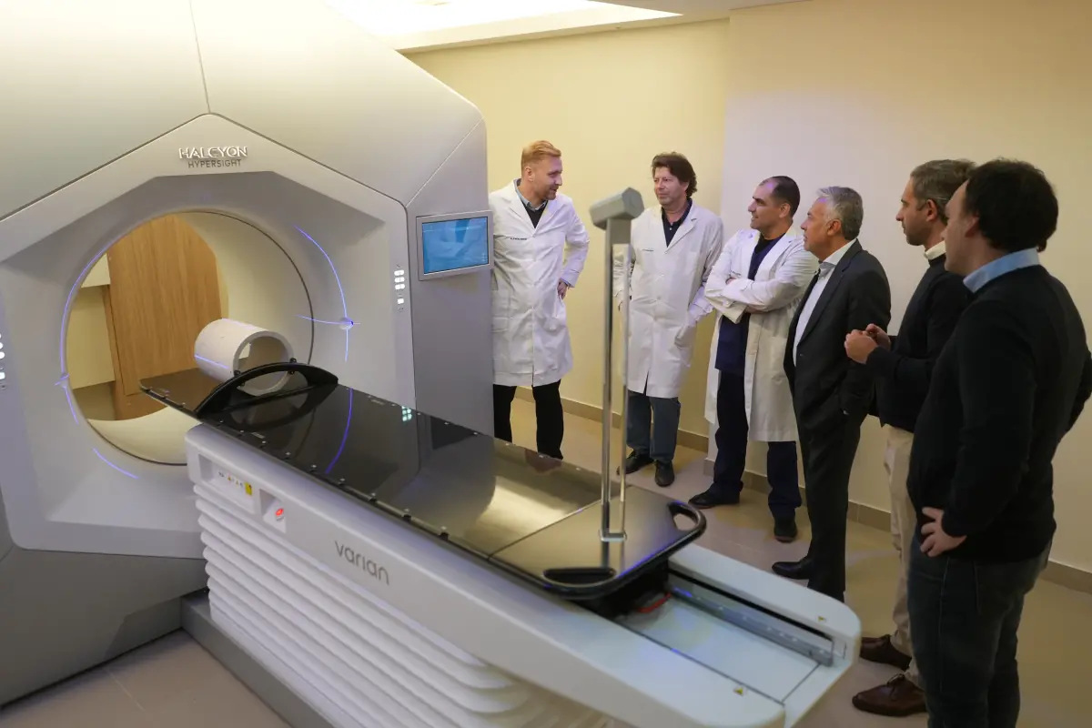 Mendoza fortalece la atención oncológica con nuevo equipamiento de alta complejidad en la Fuesmen