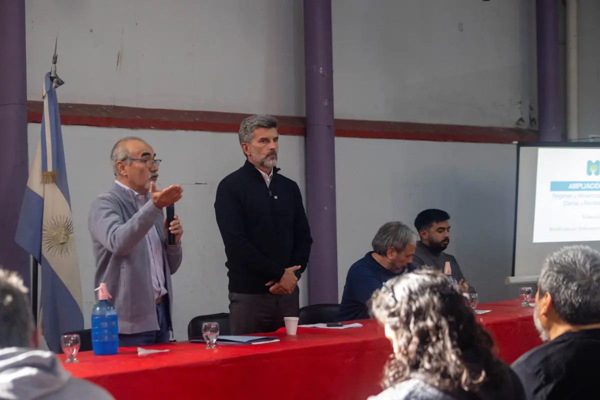 Se moderniza el régimen de escaparates de diarios y revistas para potenciar el trabajo de los canillitas