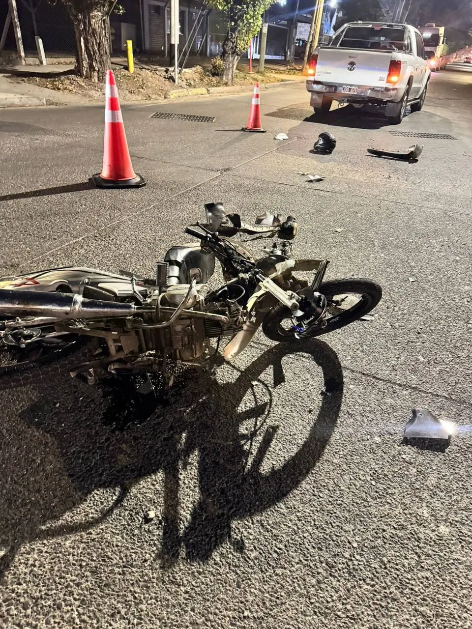 Un motociclista resultó lesionado tras colisionar con una camioneta en Godoy Cruz