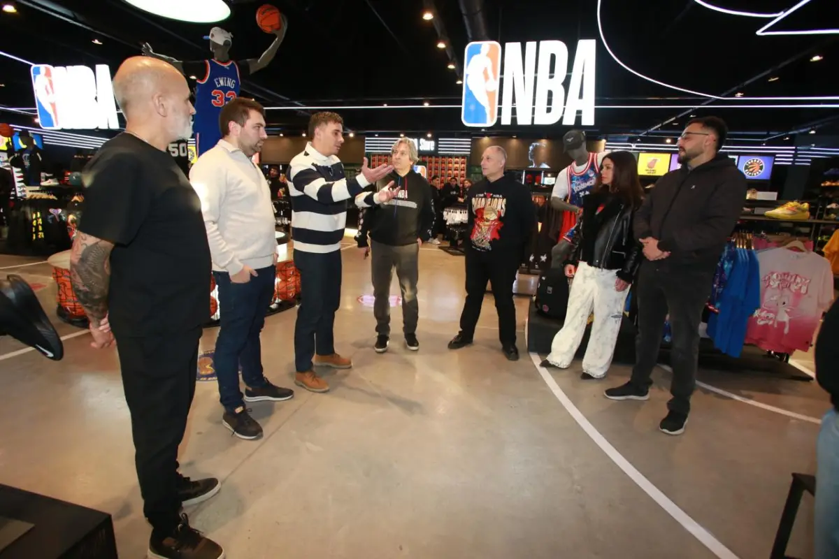 Nueva inversión en Guaymallén: Calvente participó de la apertura de NBA Store en Dorrego