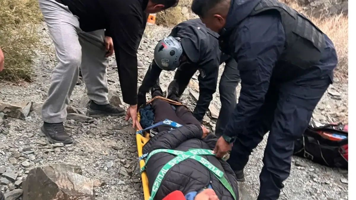 La Patrulla de Rescate desplegó dos operativos para asistir a personas en la montaña