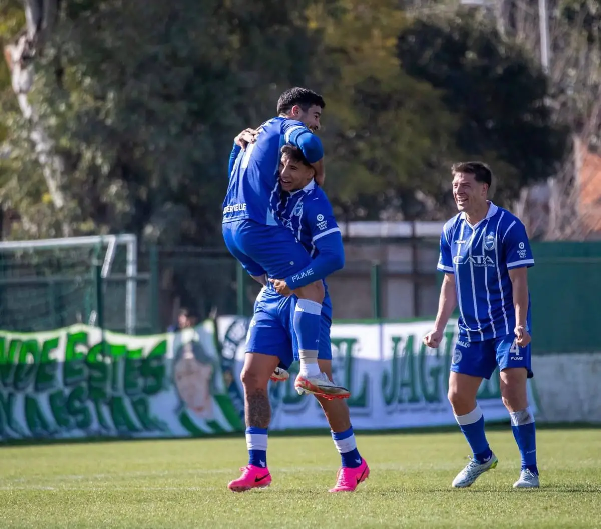 Primera Nacional Godoy Cruz saca pecho en los minutos finales y Deportivo Maipú no logra romper el cero