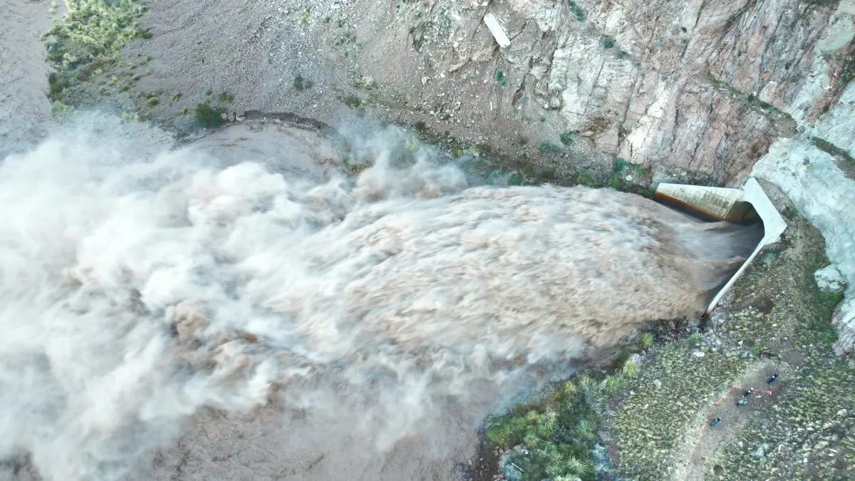 Este sábado se abrirá el descargador de fondo del dique Potrerillos: se insta a la ciudadanía a no acercarse a las márgenes del río Mendoza