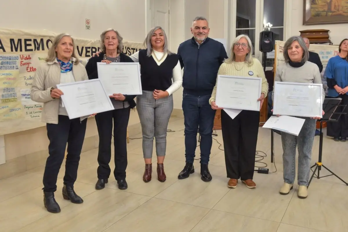 El Senado distinguió la labor de organizaciones que impulsan el proyecto “Bordadoras por la Memoria”