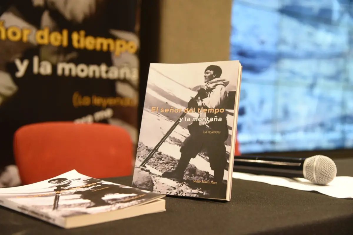 El Senado reconoció el libro que rescata la historia de Bernardo Rázquin, “El Señor del Tiempo y la Montaña”