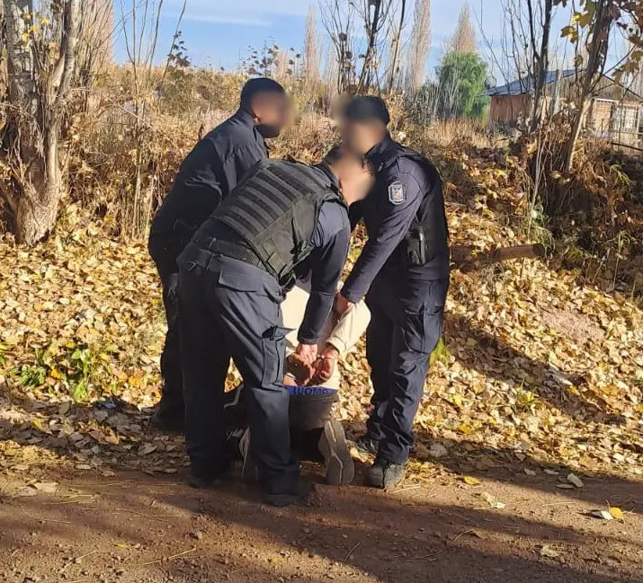 Tenía pedido de captura por violencia de género, intentó escapar y fue detenido por la Policía en Maipú