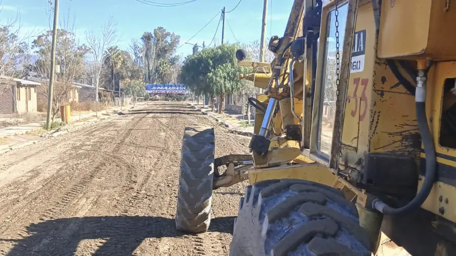 Vialidad Mendoza mejoró 25 kilómetros de calles de Jocolí y rutas aledañas y pavimentó el tramo de asfalto del puente de la RP 28