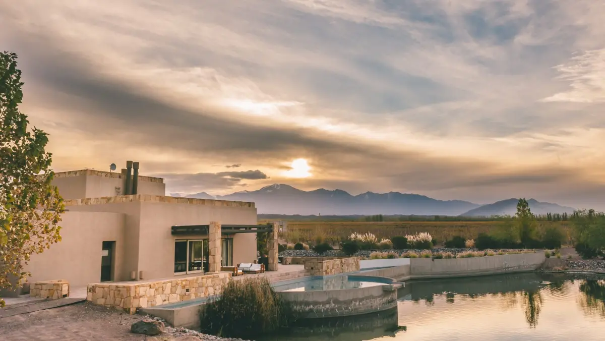 Wine Enthusiast pone a Mendoza entre los grandes destinos enoturísticos del mundo con cinco restaurantes de bodegas destacados