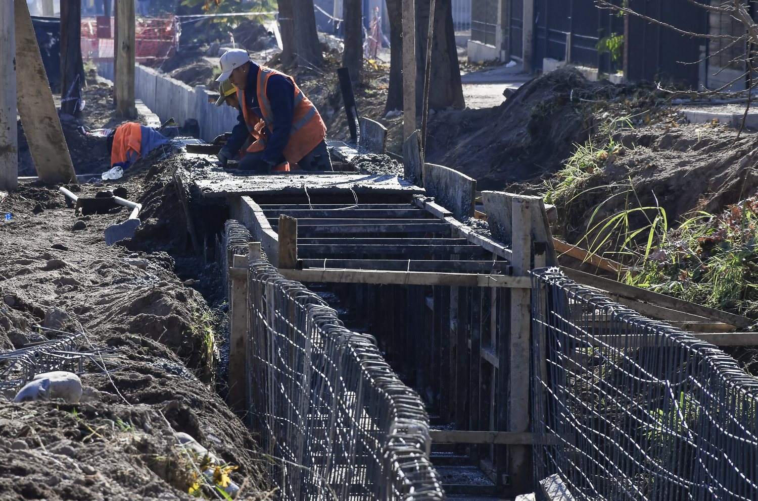 Calle Urquiza: la obra avanza con la construcción de drenajes y la renovación de redes de agua y cloaca