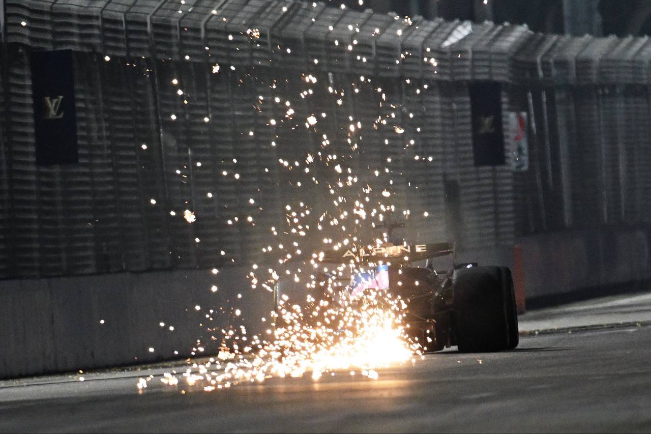 Colapinto rozó la hazaña en Marina Bay y largará 11º en la carrera Sprint de Sin