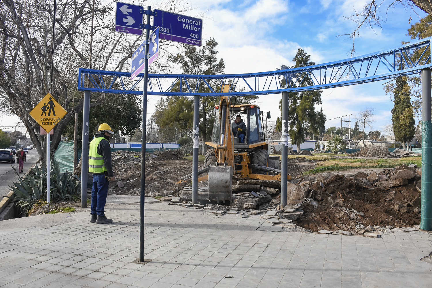 Infraestructura urbana: comenzó la remodelación de plaza Lebensohn y el entorno de la escuela José Martí