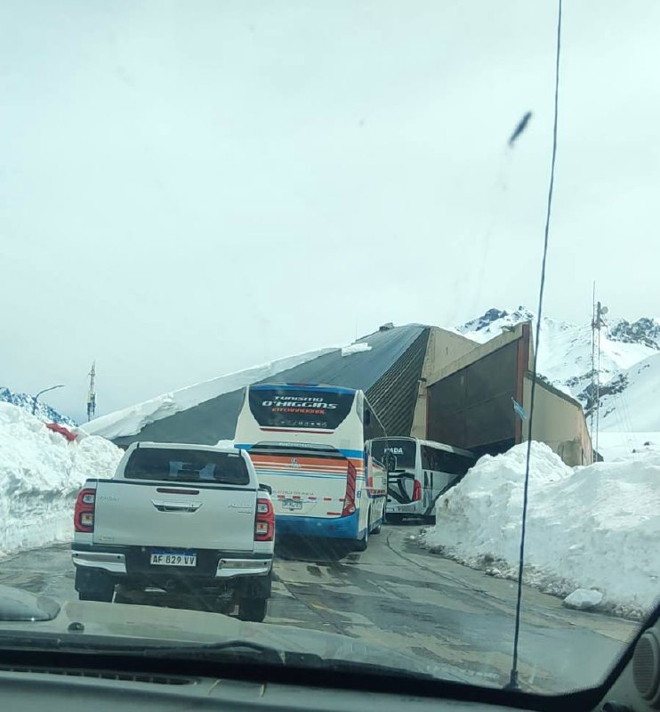 El Paso Cristo Redentor sigue cerrado por intensas nevadas y derrumbes en Ruta 7