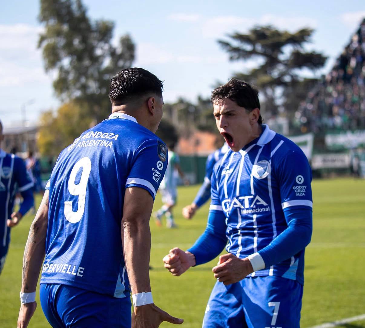 Primera Nacional Godoy Cruz saca pecho en los minutos finales y Deportivo Maipú 