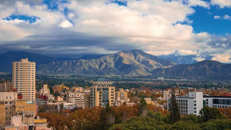 El tiempo en Mendoza: tras un domingo frío y nublado, la temperatura irá en paul